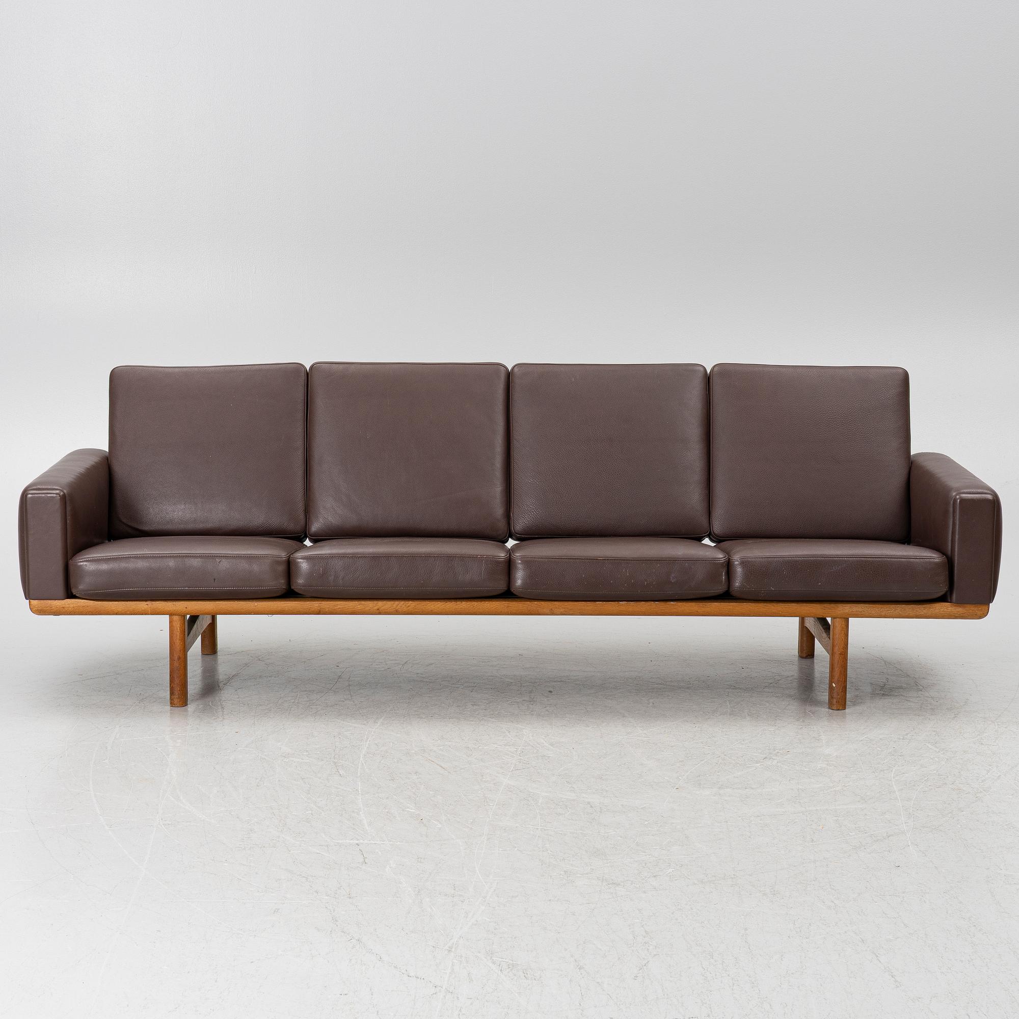 Hans J. Wegner, soffa "GE236" för Getama, Gedsted, Danmark 1900-talets senare del.