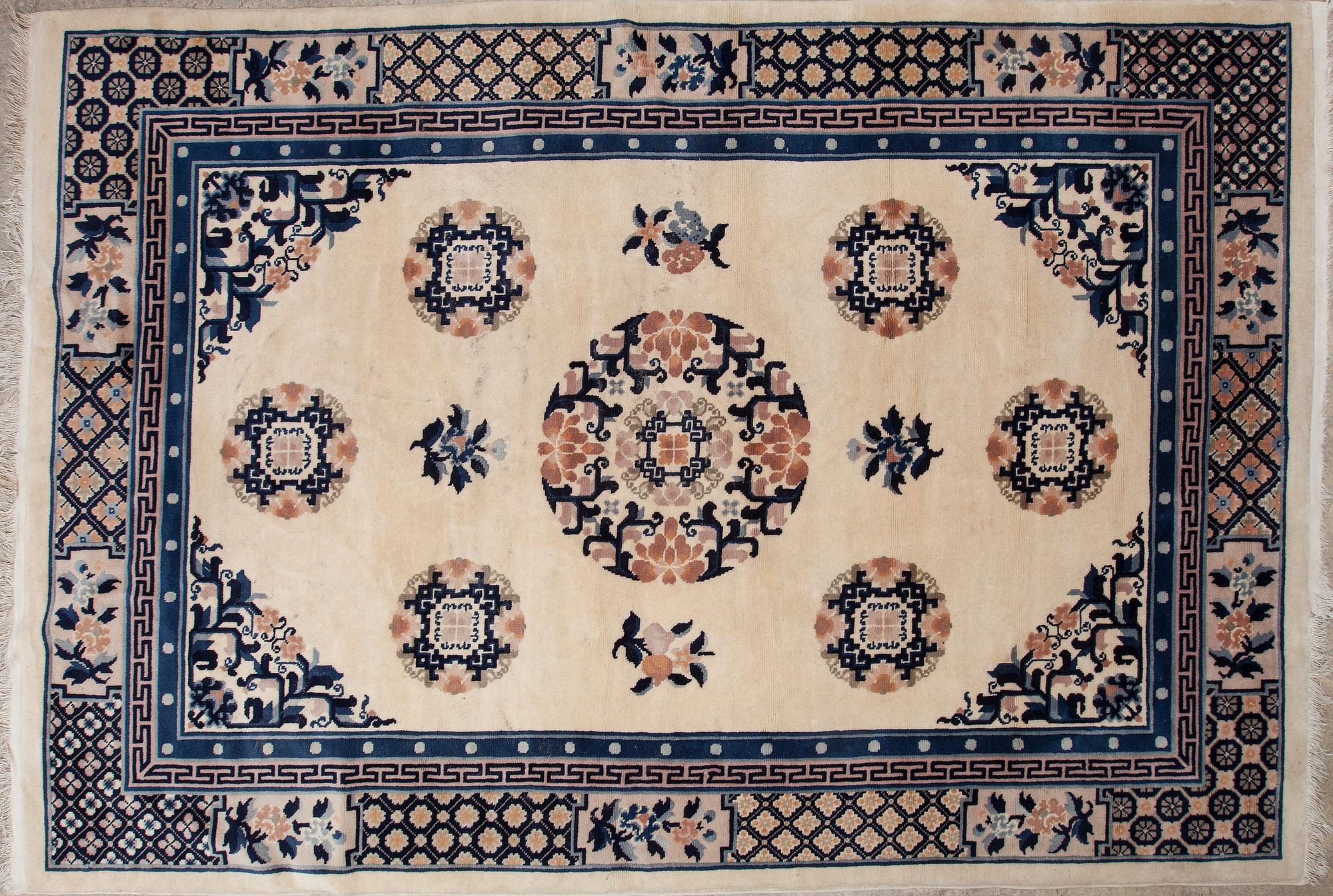 MATTA, Kina. Ca 241x166 cm.