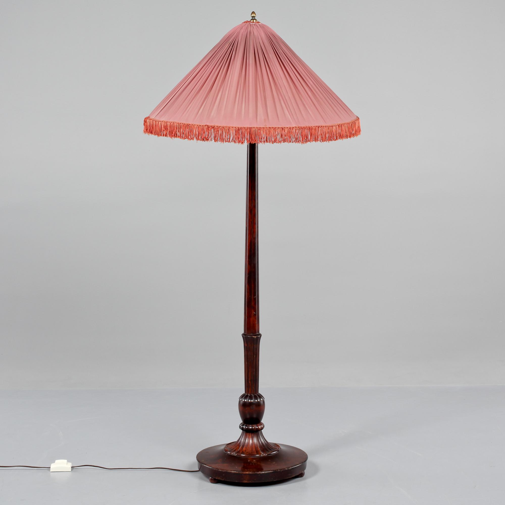 GOLVLAMPA, 1920/1930-tal.