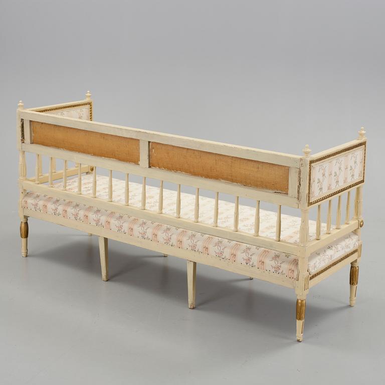 SOFFA, sengustaviansk, omkring år 1800.