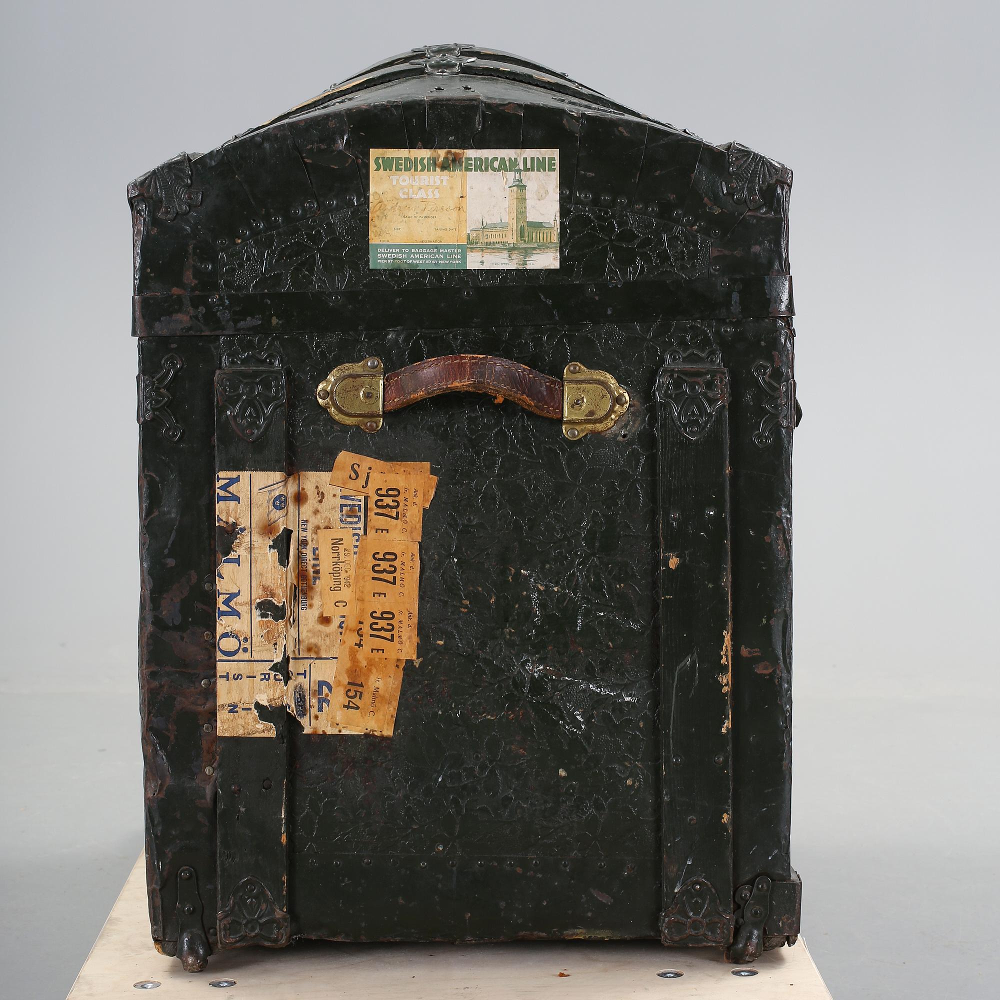 KOFFERT, 1900-talets första hälft.