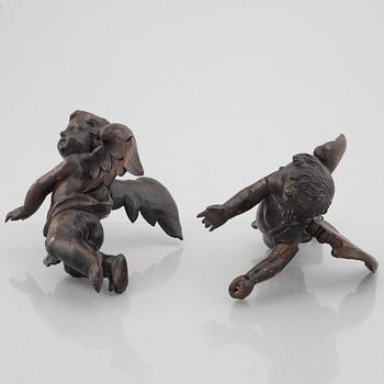 Two Baroque style carved wood putti, 19th/20th Century.