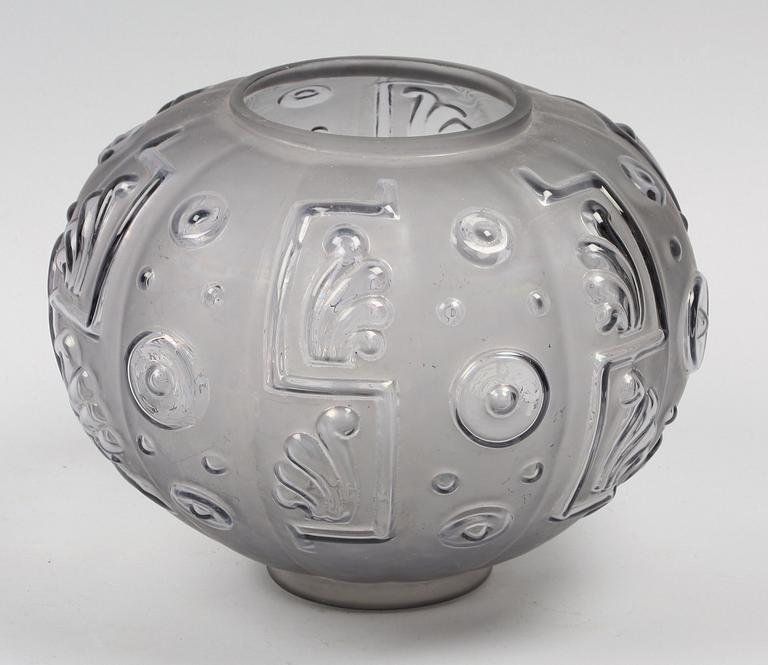 VAS, formblåst glas. Edvin Ollers, formgiven 1928.