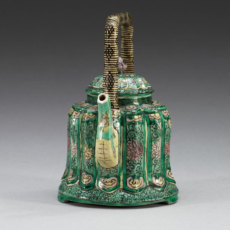 A famille verte biscuit wine-pot and cover, Qing dynasty, Kangxi (1662-1722).