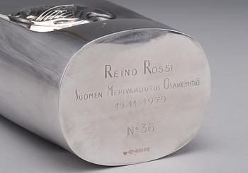 SILVERPOKAL, 830 silver. A. Tillander Helsingfors 1979. Vikt 435 g.