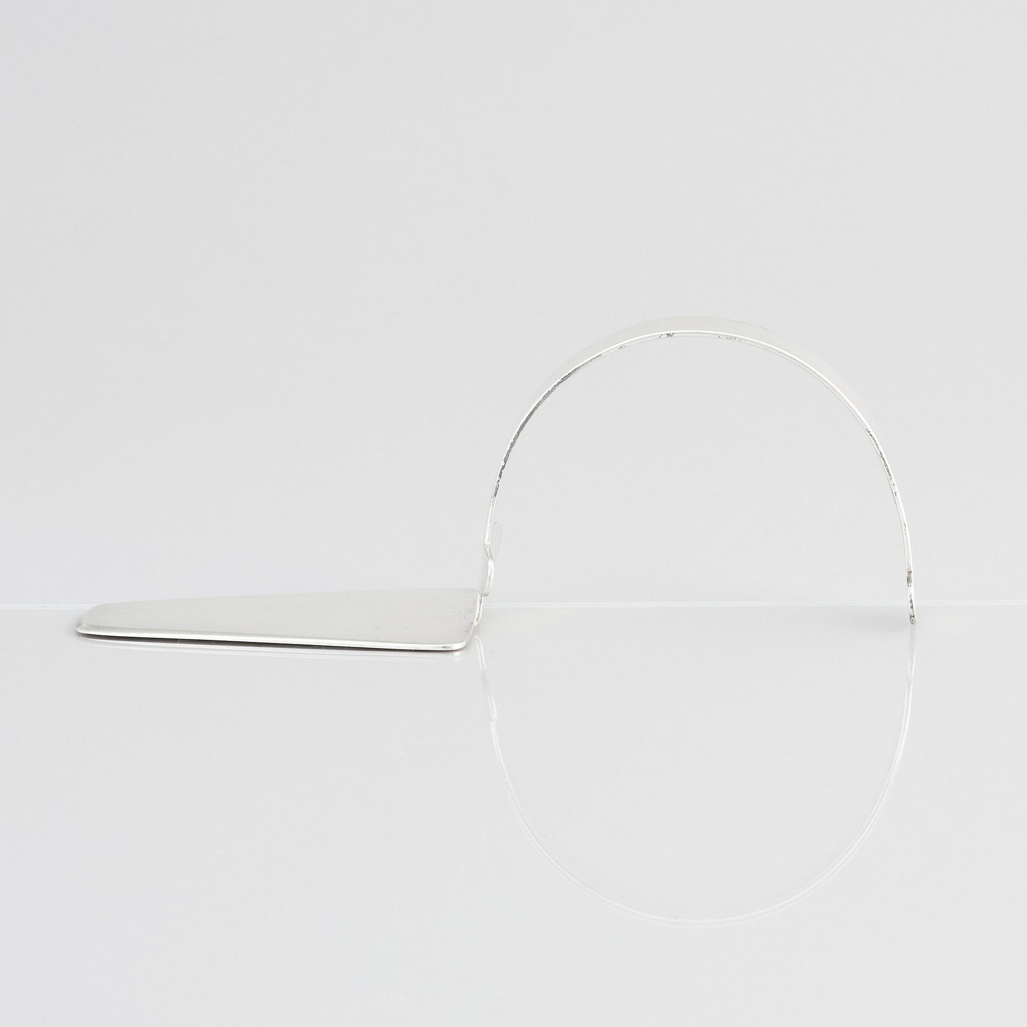 Anna-Stina Åberg, a sterling silver cake server, Nyköping 2003.