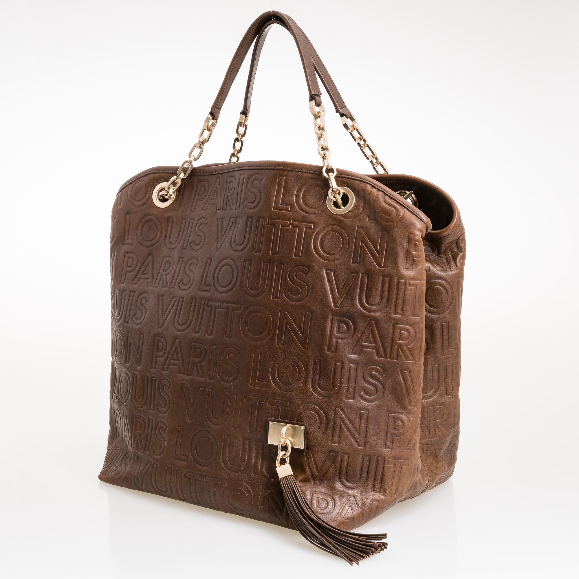 LOUIS VUITTON, Paris Souple Whisper Collection Automne-Hiver 2008 Handbag.