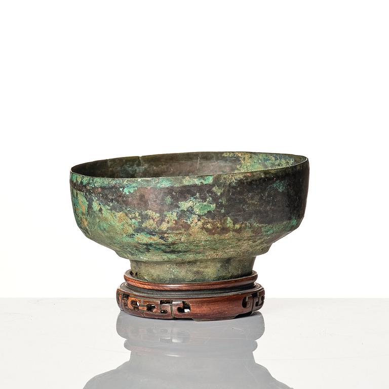 A bronze ritual wine vessel, jue and a bowl, possibly Shang and Ming dynasty.