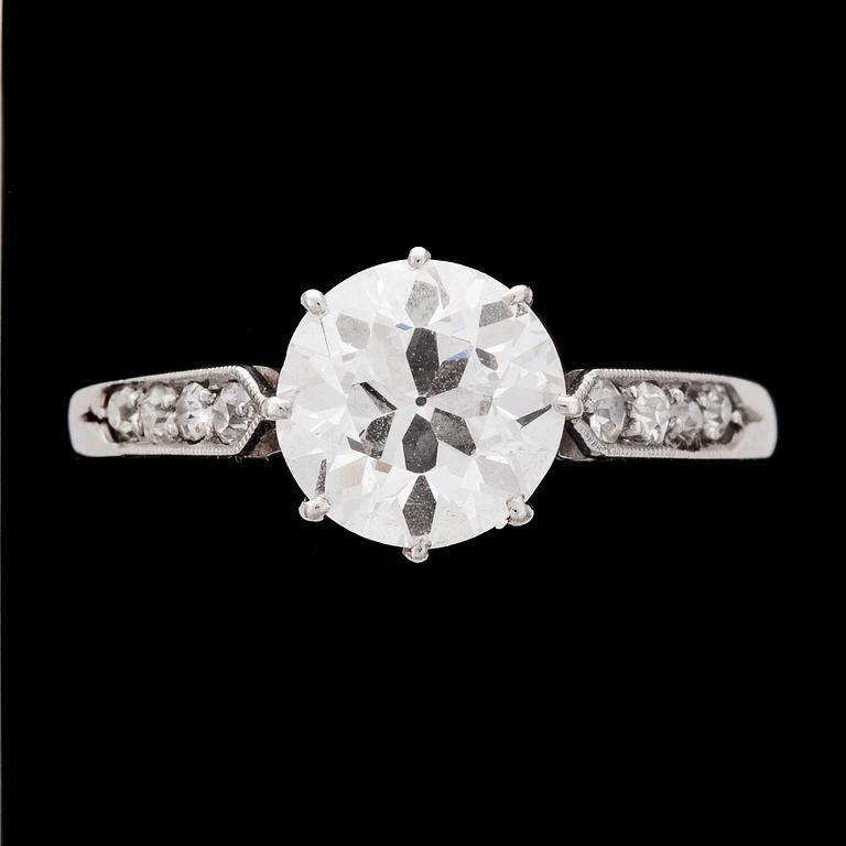 An old cut diamond ring, app. 1.50 cts, 1930's.