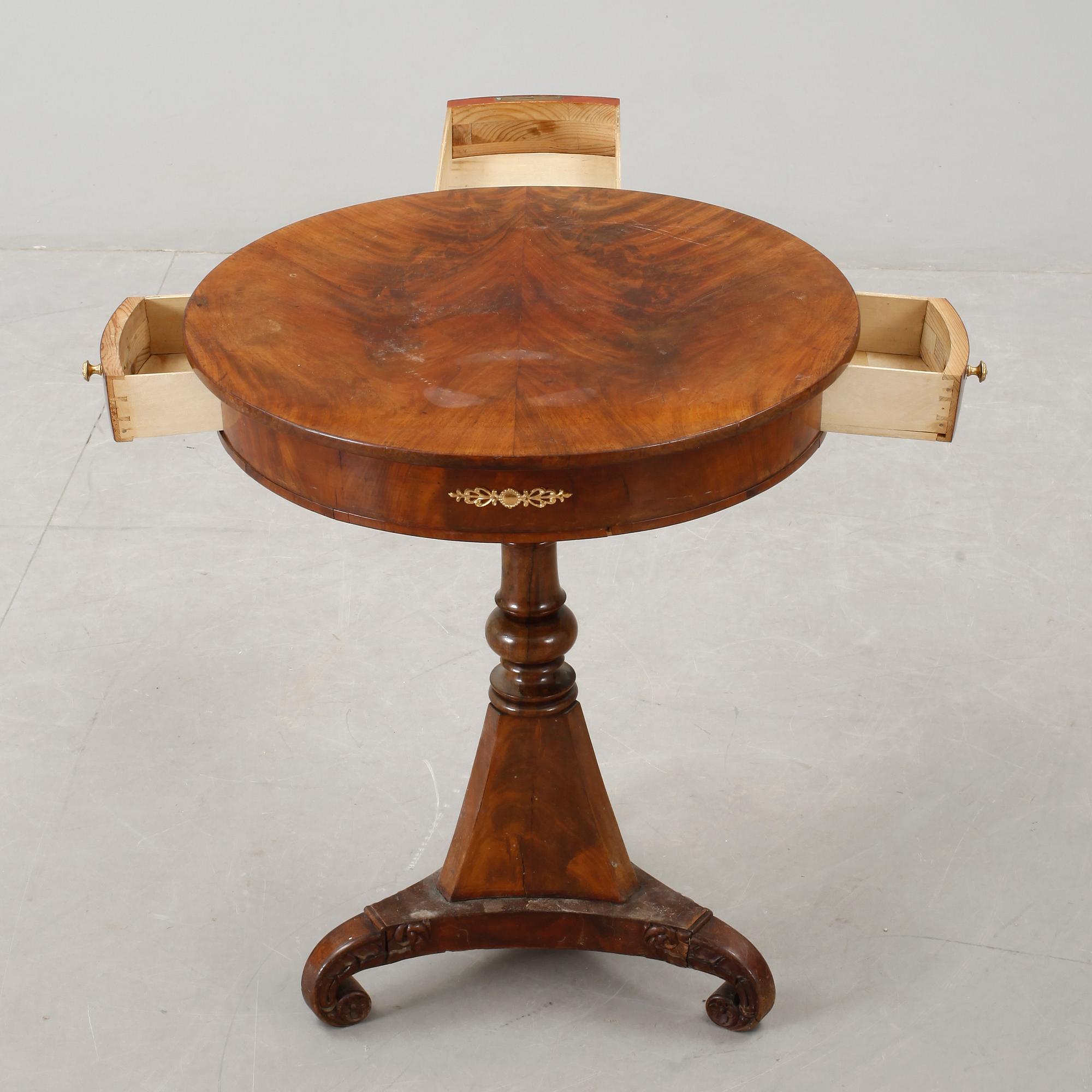 BORD, empire, 1800-talets första hälft.