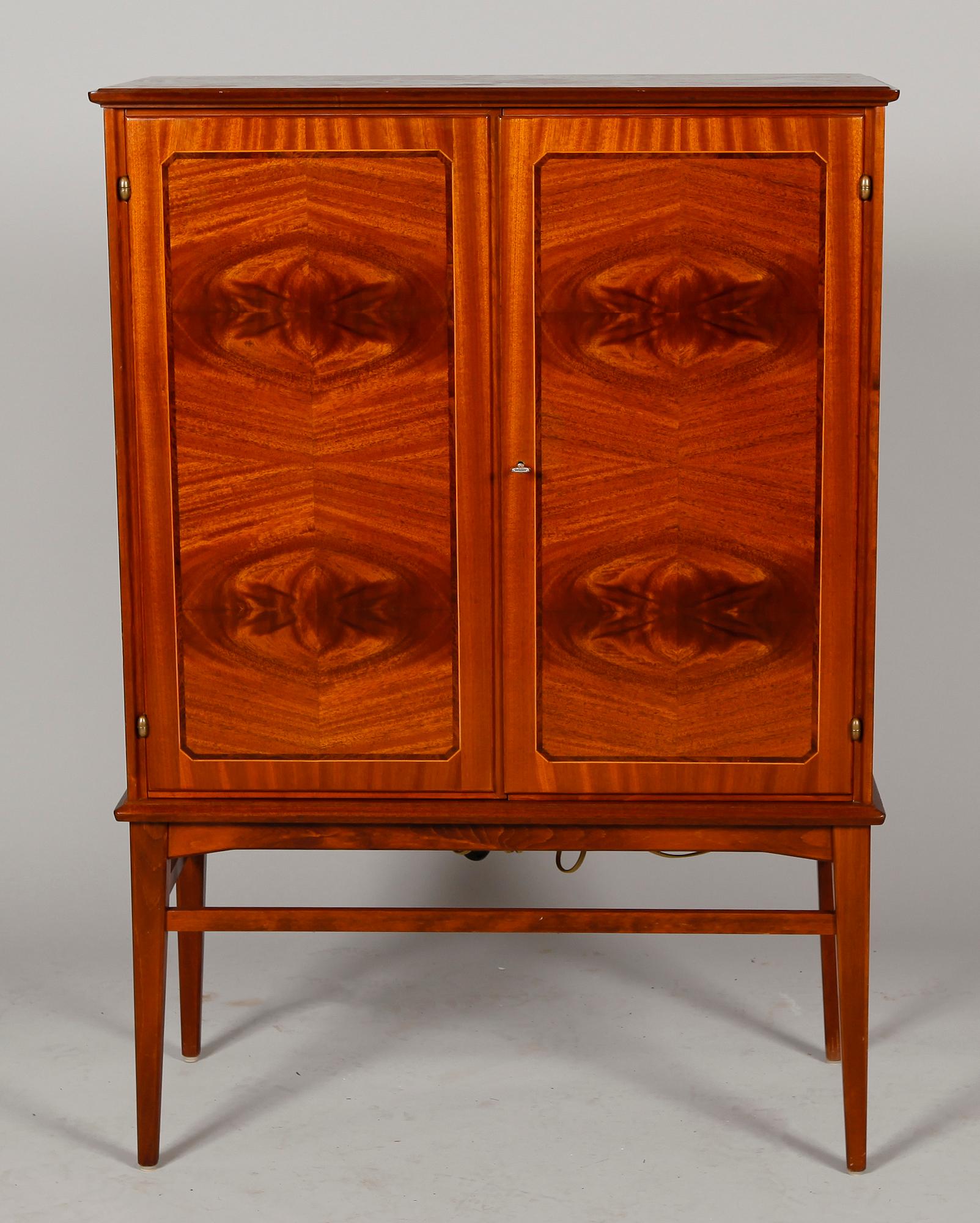 BARSKÅP, 1900-talets mitt.