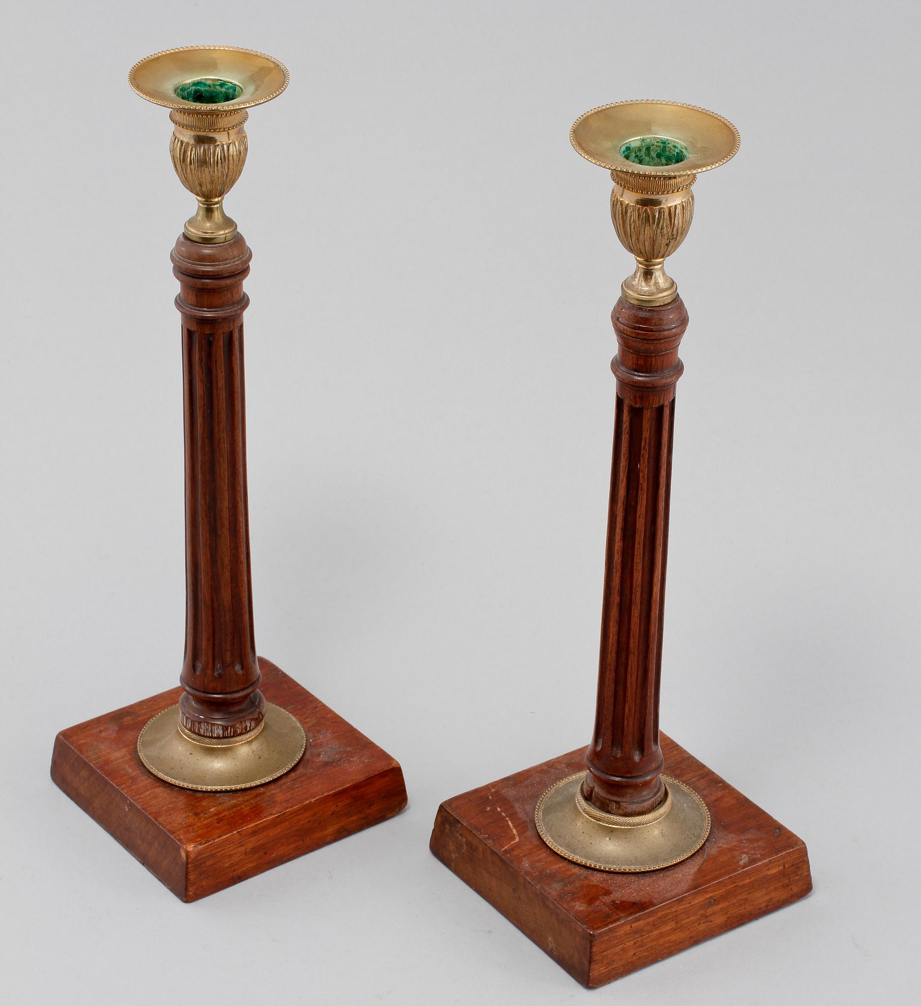 LJUSSTAKAR, ett par, sengustavianska, tidigt 1800-tal.