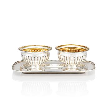 204. A pair of parcel-gilt silver dessert bowls with stand, mark of Anders Lundqvist, Stockholm 1817.