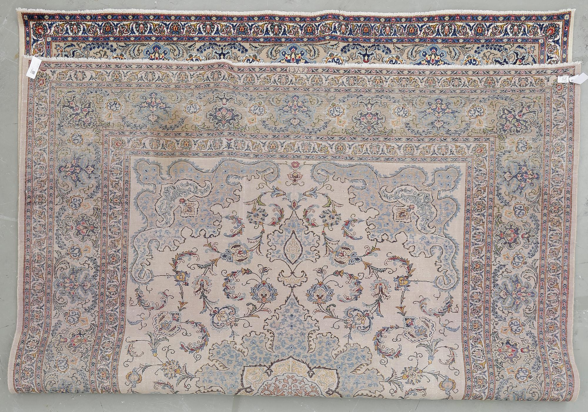 MATTA, Keshan, ca 350x265 cm.