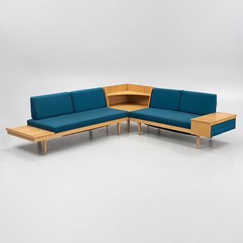 Haldor Vik & Ingmar Relling, modulsoffa/dagbädd, 2st samt bord, Svane, Ekornes Fabrikker A/S, Norge, 1960/70-tal.