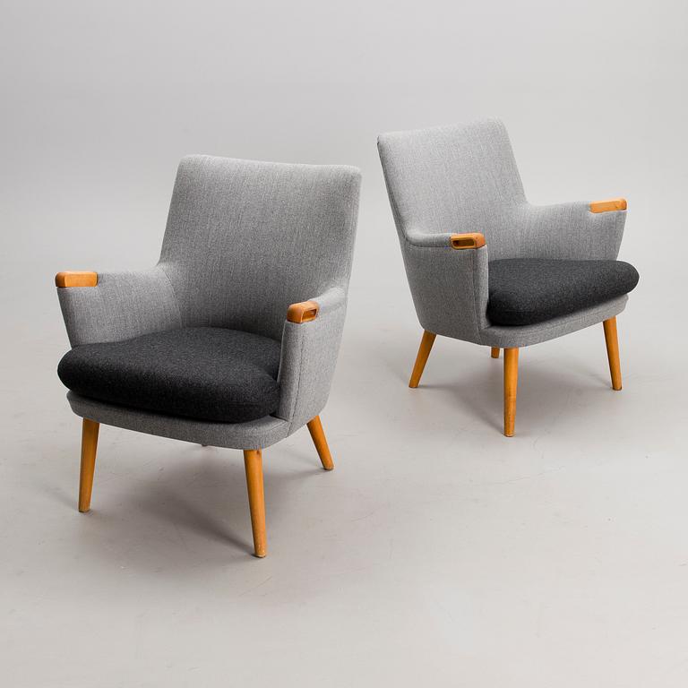 HANS J. WEGNER, A PAIR OF ARMCHAIRS. Model AP20. Manufactured by A.P. Stolen. 1950s.