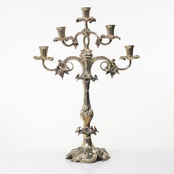 Kandelaber, nysilver, rokokostil, omkring år 1900.