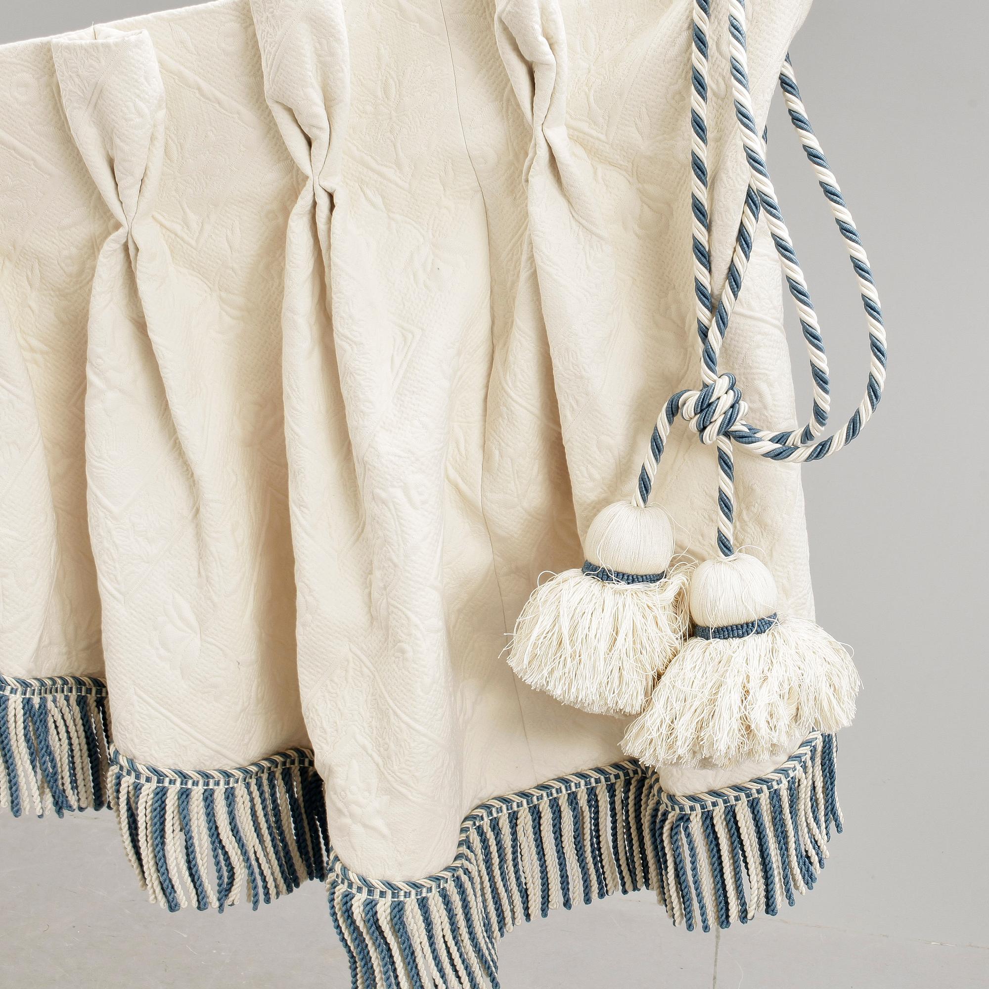 GARDINUPPSÄTTNING, 7 delar, England, 1900-talets andra hälft.