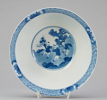 A late Qing dynasty bowl.