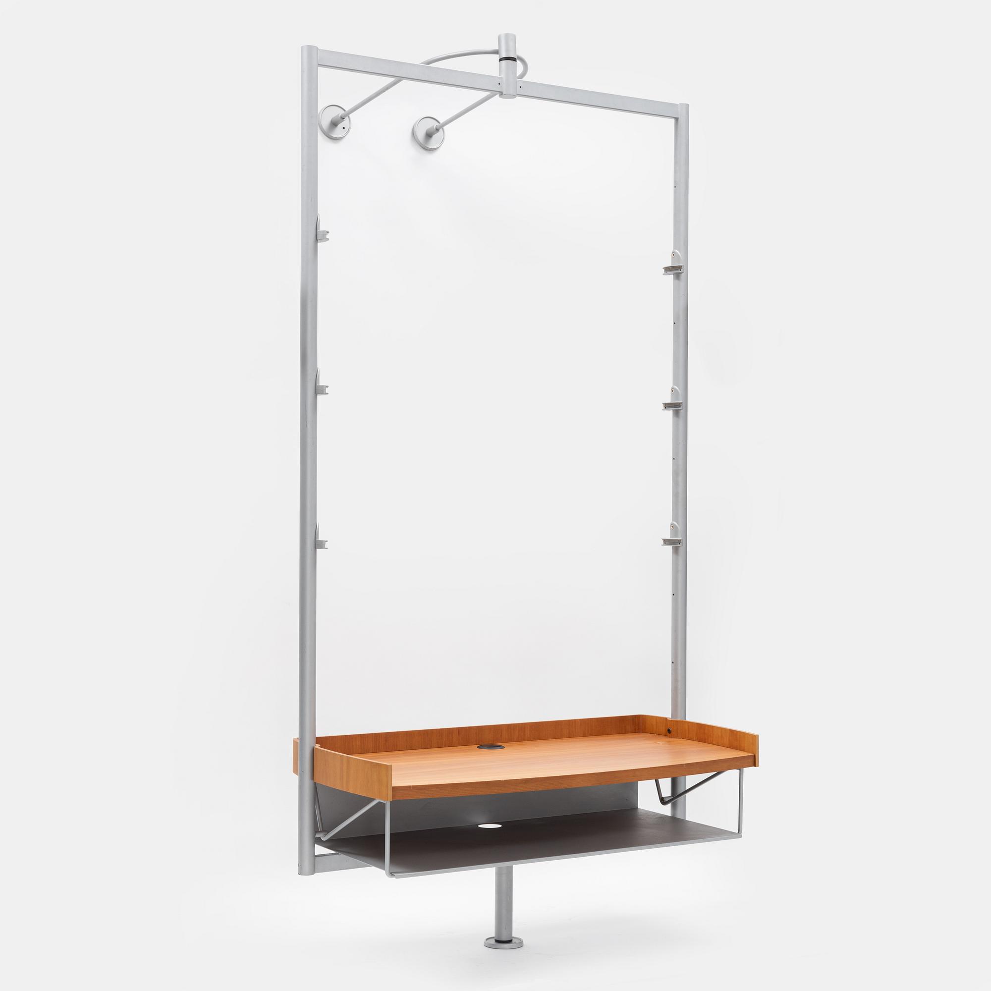 An "Ubiqua"  Porada shelf system. Design T. Colzani. 2000's.