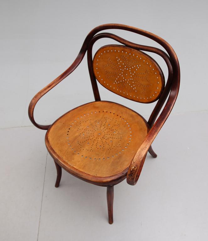 KARMSTOL, sannolikt Thonet, 1900-talets första hälft.