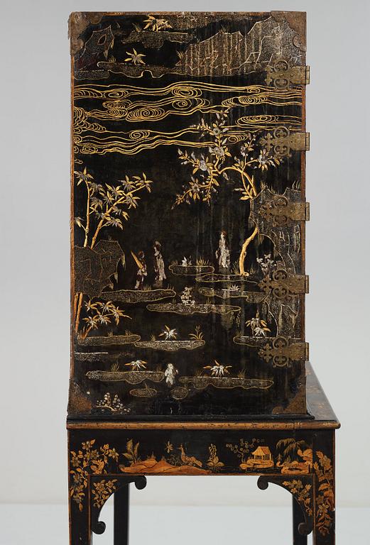 Cupboard, Japan, Edo (1603-1868), later stand.