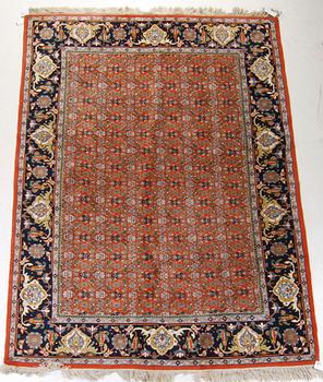 MATTA, orientalisk. Ca 115 x 169.