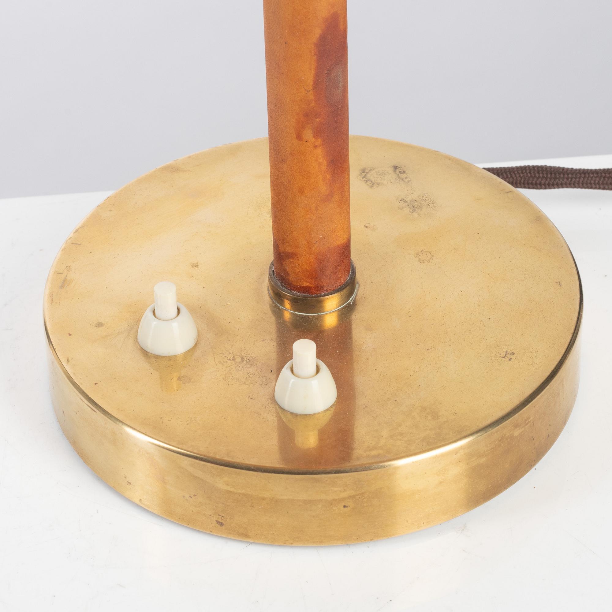 Bertil Brisborg & Åke Hultgren, a table lamp model "2043", Nordiska Kompaniet 1940s-50s.