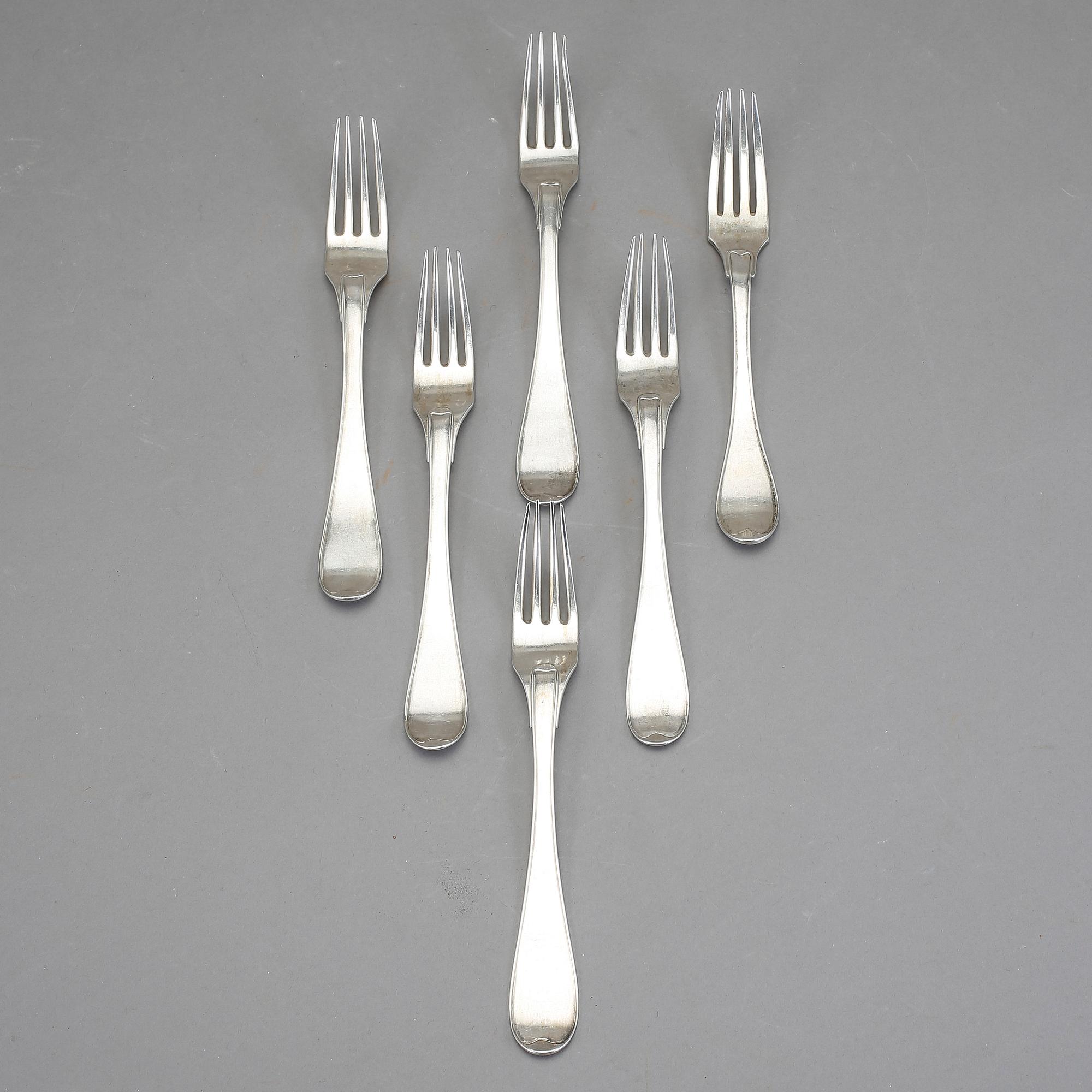 MATGAFFLAR, 6 stycken, silver, varav 5 st av Stephan Westerstråhle Stockholm, 1810. Vikt ca 400 gram.
