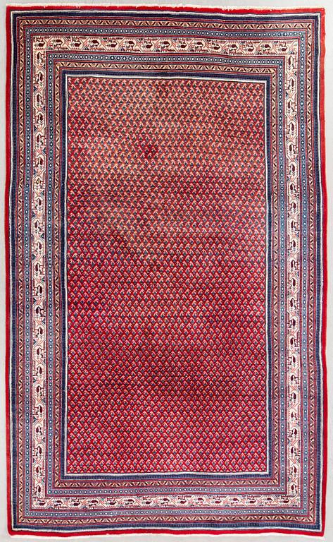 Carpet, Sarouk mir, approx. 335 x 212 cm.