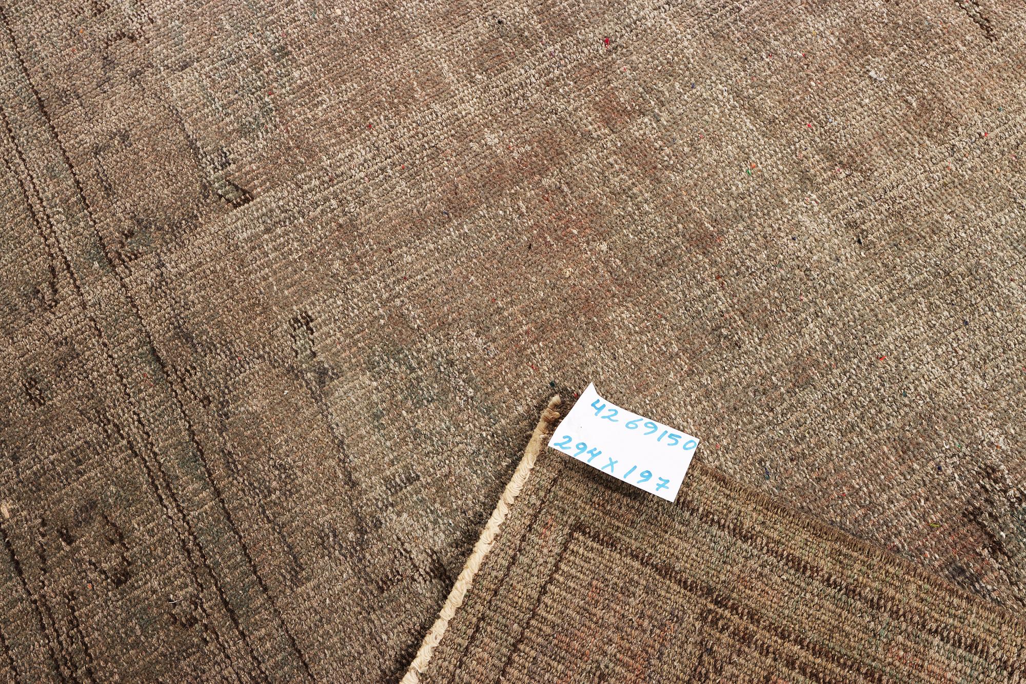 A vintage design Kilim carpet, c. 294 x 197 cm.