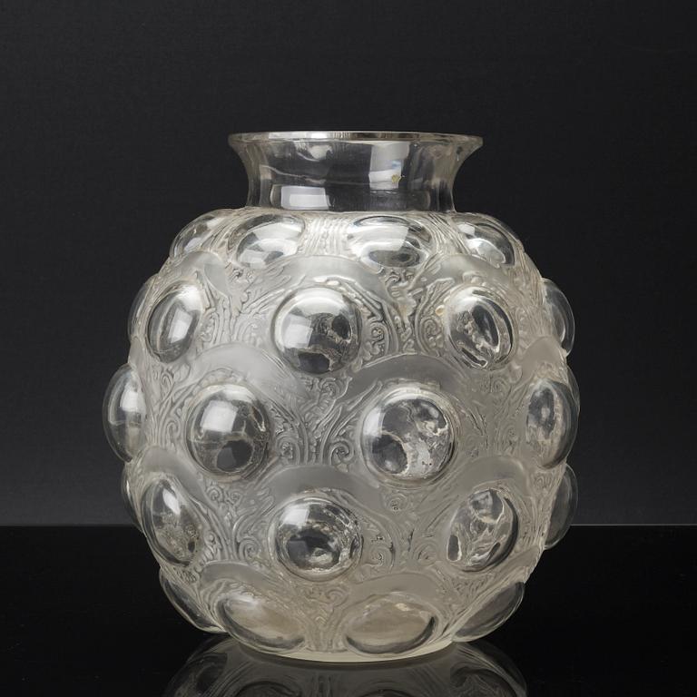 RENÉ LALIQUE, a first half of the 20th century signed glass vase.