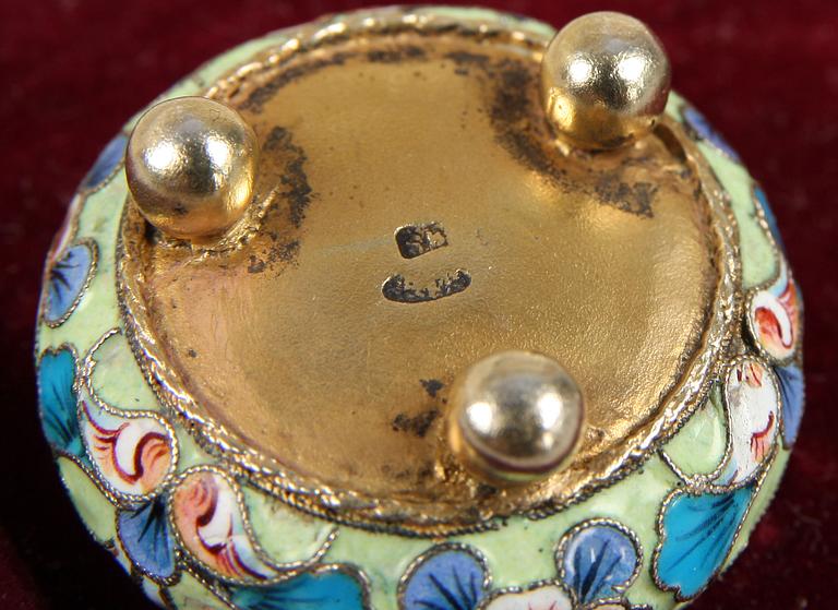 SALTKAR samt SKEDAR, silver, ett par. Ryssland, 1896-1908.