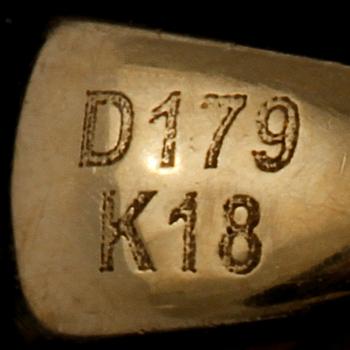 HÄNGE, 18k guld med 189 briljantslipade diamanter, totalt 1.79 ct. Vikt 9 g.