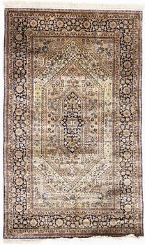 Carpet, silk, ca 160 x 95 cm.