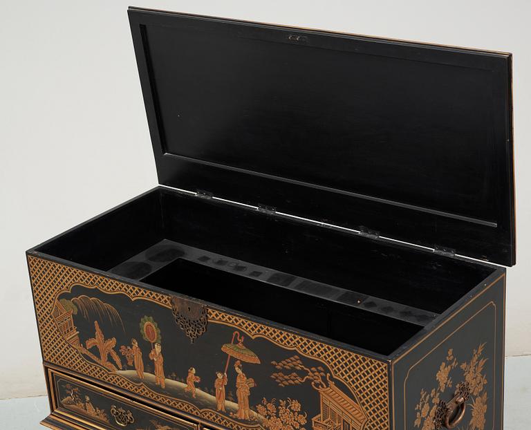 KISTA, lack, kinesiserande stil, 1900-tal.