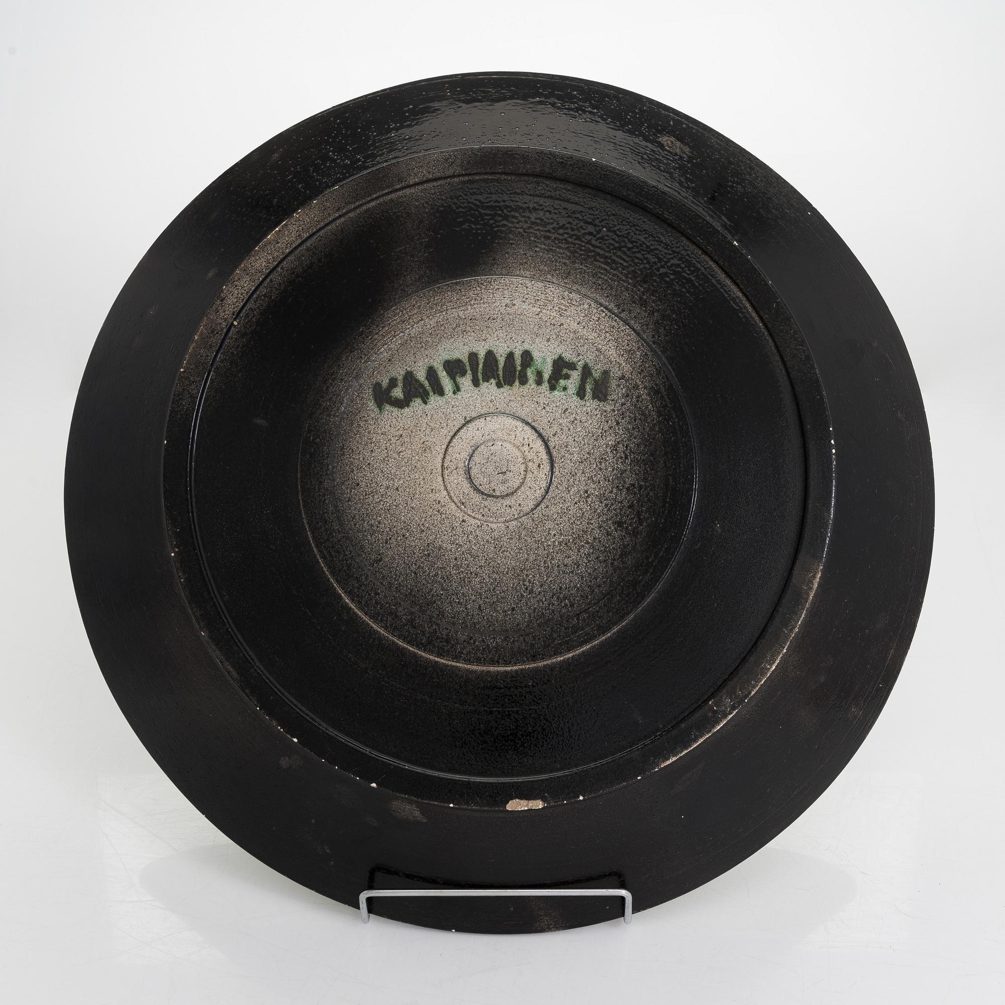 Birger Kaipiainen,  koristevati, kivitavaraa, signeerattu Kaipiainen.