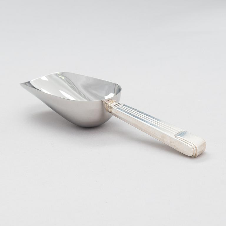 Tiffany & Co,  ice scoopin sterling silver and stainless steel, late 20th century.