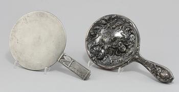 HANDSPEGLAR, 2 st, 1900-talets första hälft.