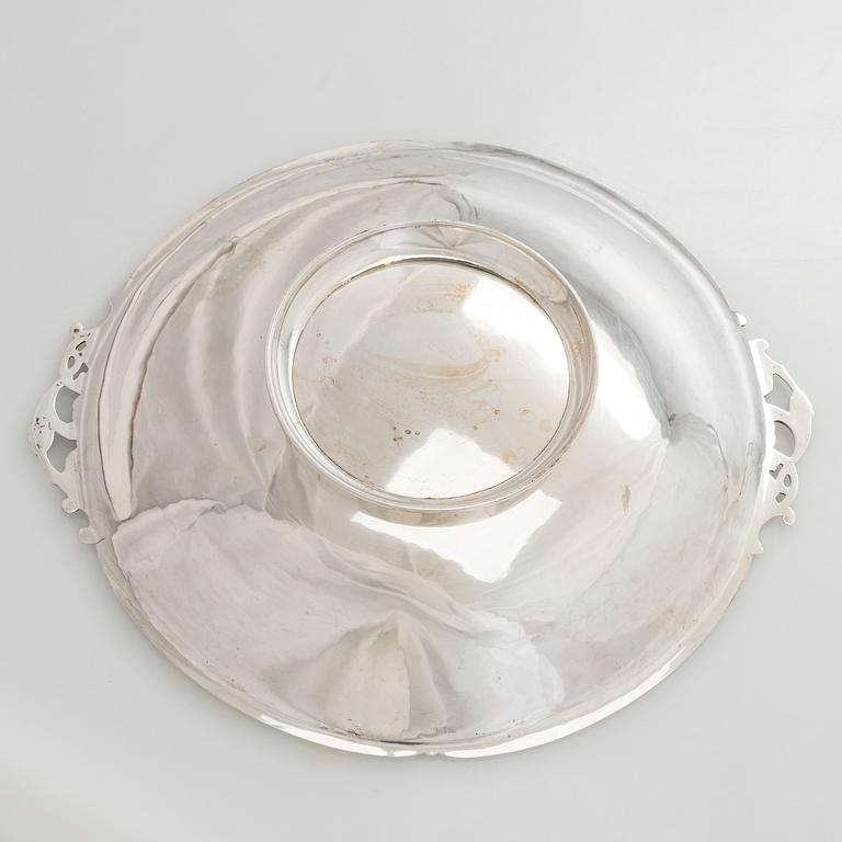 A silver dish, Auran Kultaseppä 1938.