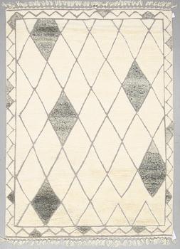A CARPET, MOROCCO DESIGN, ca 245 x 175 cm.