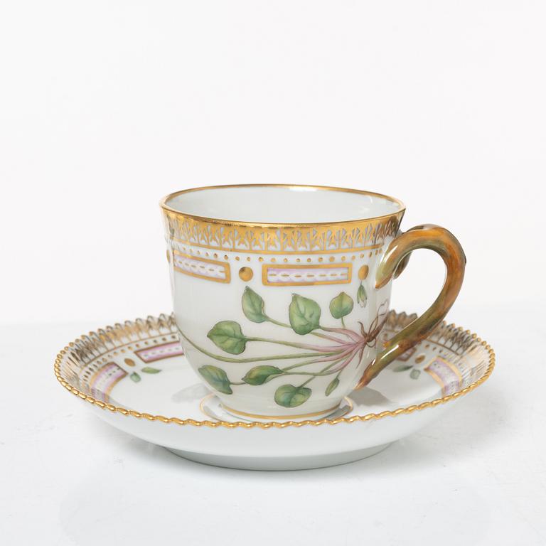 Royal Copenhagen, cream jug with lid and saucer, as well as coffee cup with saucer, porcelain, Flora Danica, Denmark.
