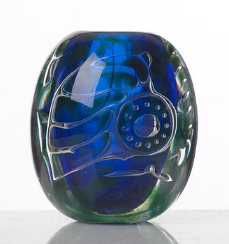 Edvin Öhrström, an 'ariel' vase, Orrefors 1952.