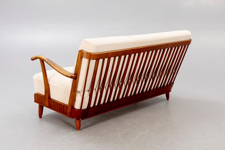 A Svante Skogh 1940s sofa Förenade möbelfabrikerna Linköping.