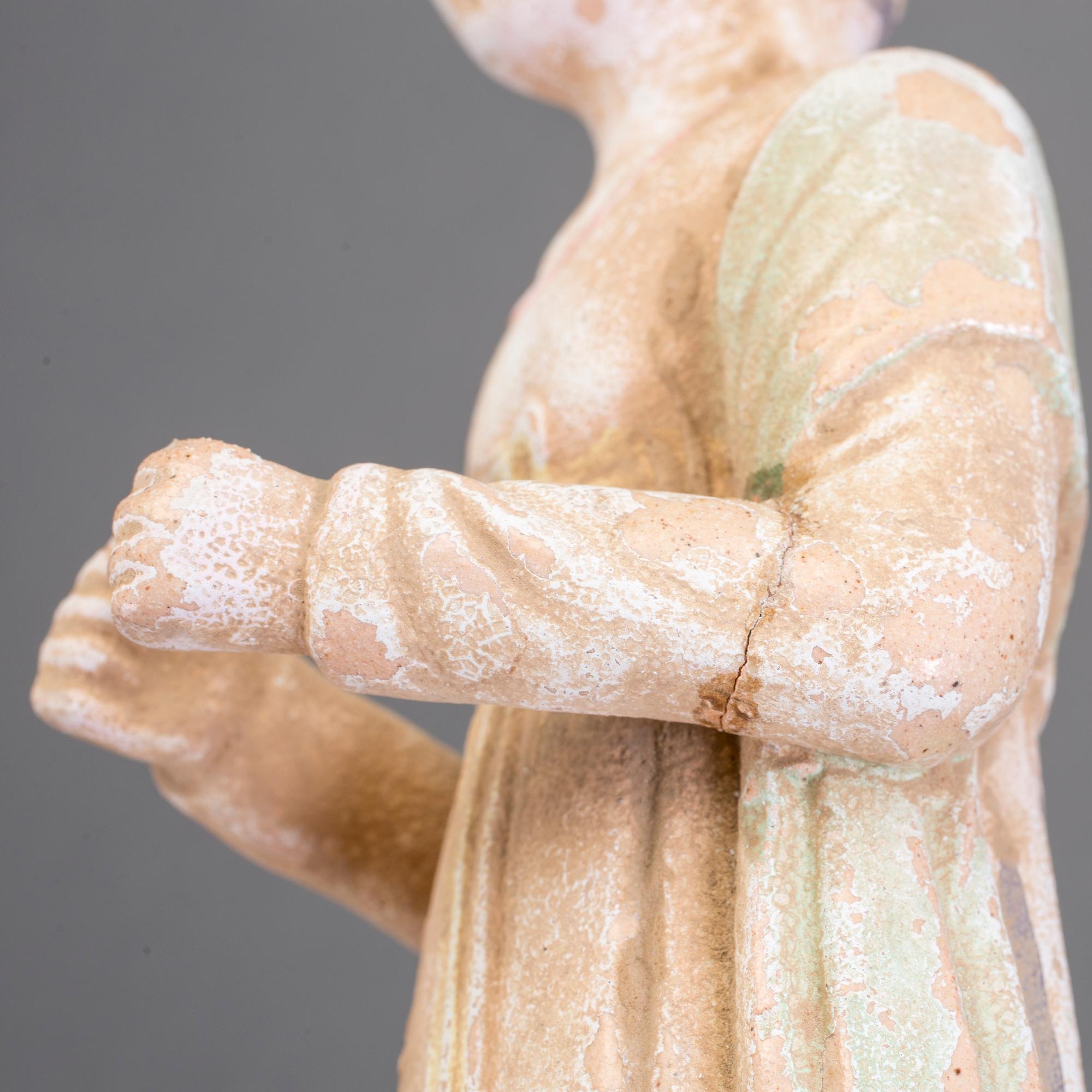 FIGURIN, lergods, Tang-stil.