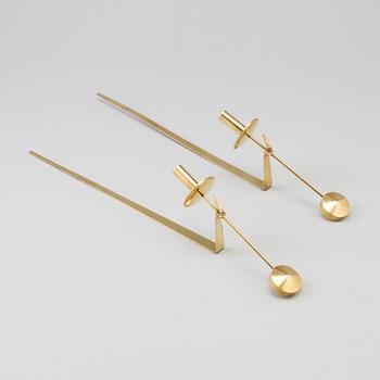 PIERRE FORSSELL, a pair of 'Pendel' brass wall sconces from Skultuna, 1991.