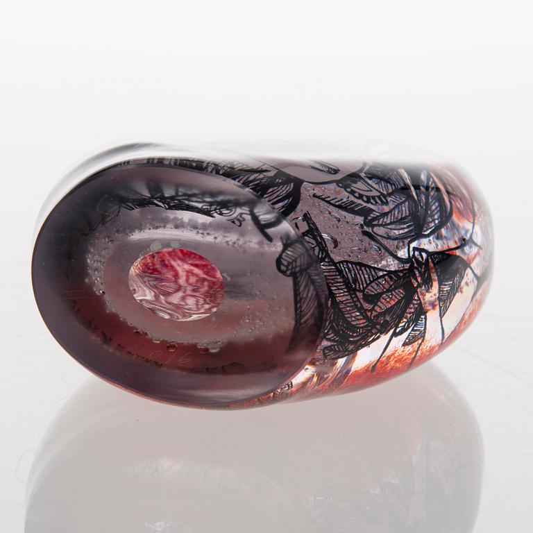 A graal glass sculpture signed Sini Majuri 2016.