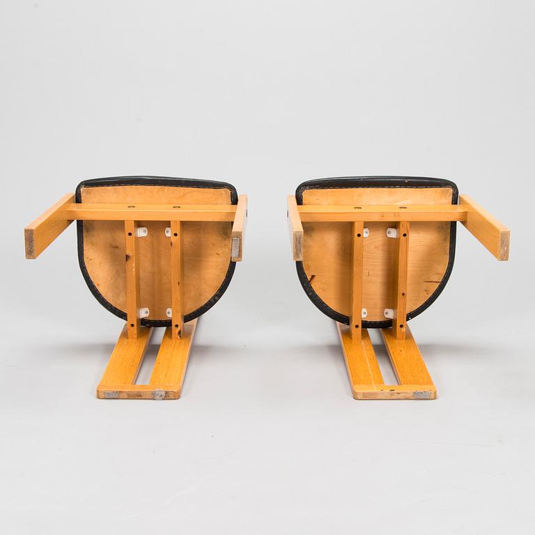 Torstein Nilsen, A set of six "Tellus" chairs, A. Huseby & Co, Norway, circa 1980.