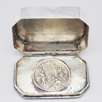 A Baltic late 18th/early 19th century silver-box, mark of Johann Gottfried Möring, Reval 1790-1818.