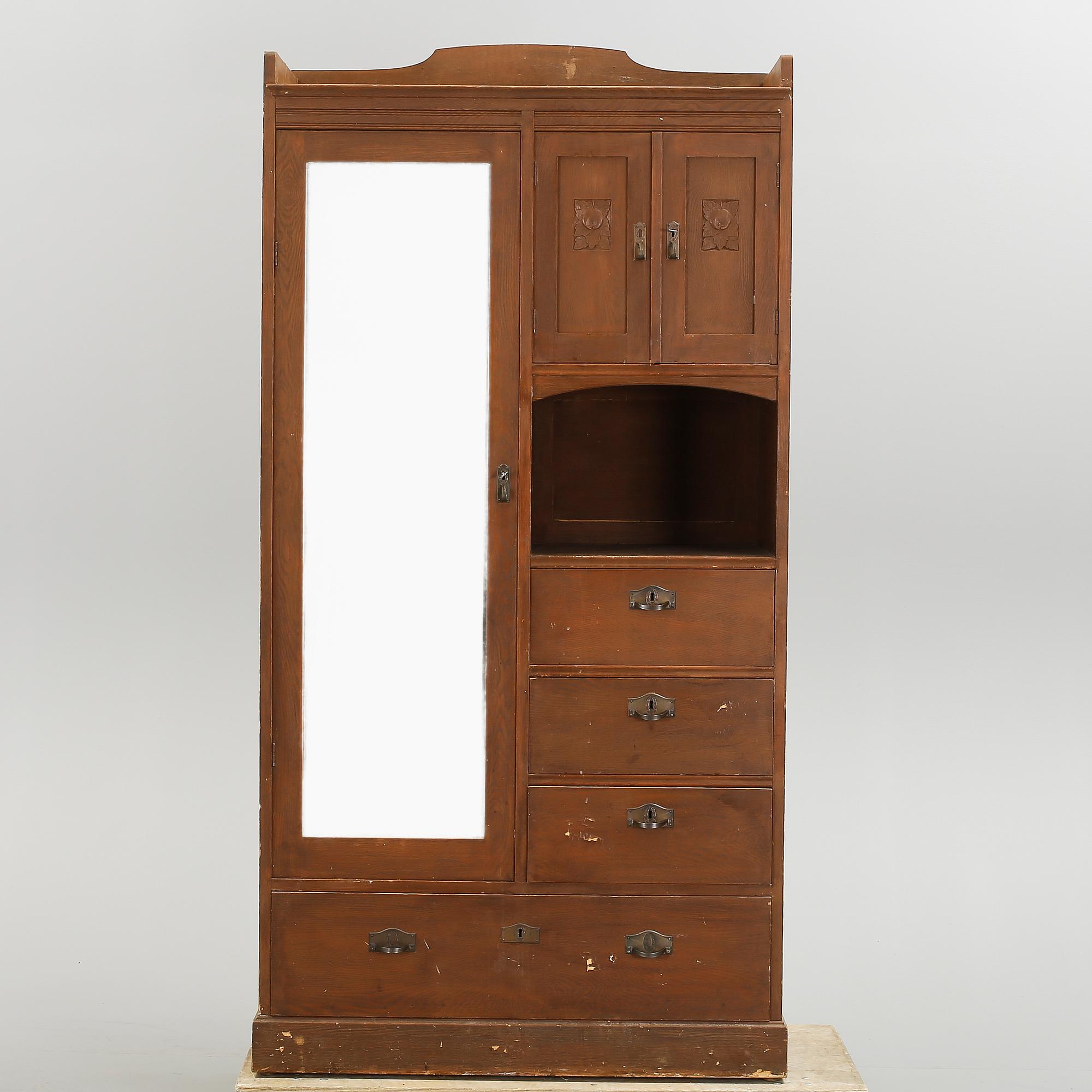 KLÄDSKÅP, jugend, 1900-talets början.